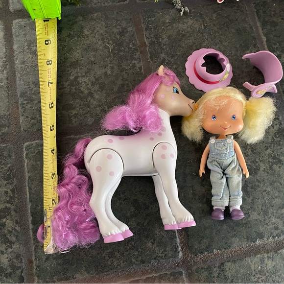 Bandai Strawberry Shortcake Milkshake Pony and Angel Cake Doll - Picture 9 of 9